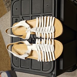 Naturalizer white sandals size 7.5